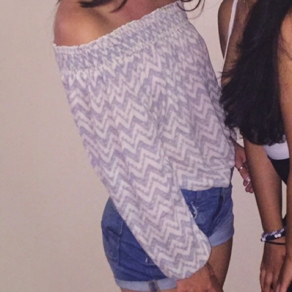 HOLLISTER off the shoulder shirt